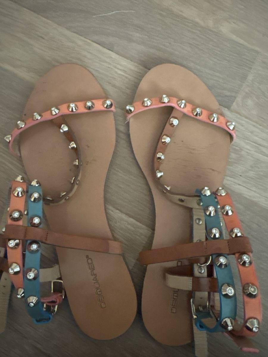 Dsquared2 Scarpe da donna: Dsquared2 flat crystal embellished sandals sizeIT37 – Usato da Wettswil venduto da tininha79