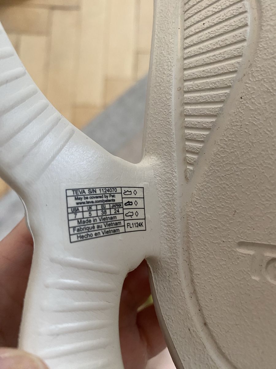 Teva Scarpe da uomo: Teva Sandalen in Off -White / 38 – Nuovo (secondo la descrizione) da Zürich venduto da msp_8mrg 4