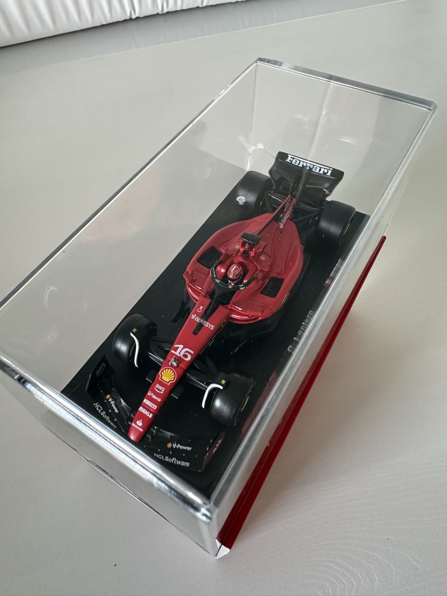 Bburago Modellini d'auto: Bburago Ferrari SF-23 Charles Leclerc 1:43 Modellauto mit Vi – Usato da Niederönz venduto da gla_82js 1