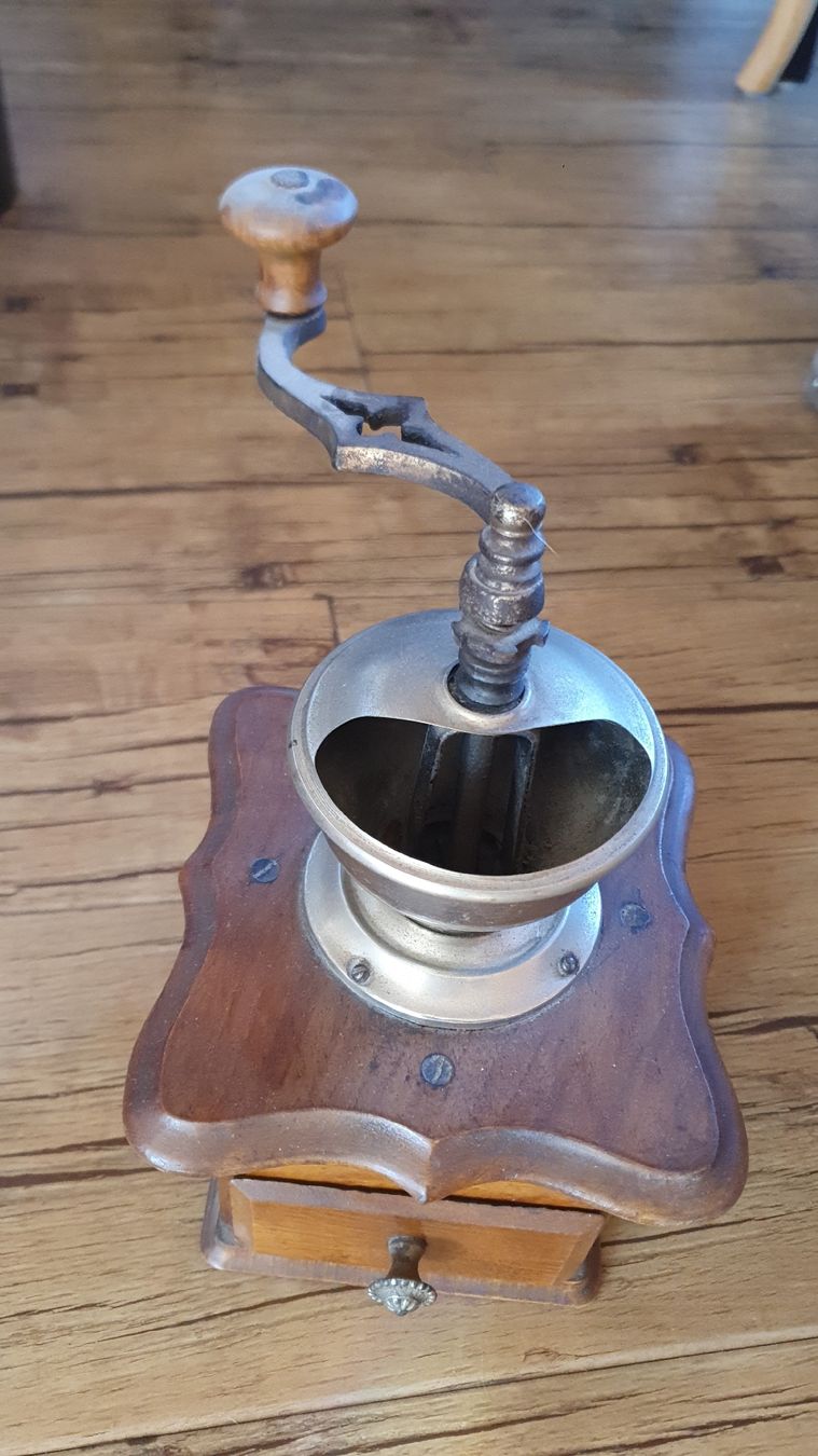 Elettrodomestici da cucina: Kaffeemühle antik  – Usato da Mels venduto da Eventuell3