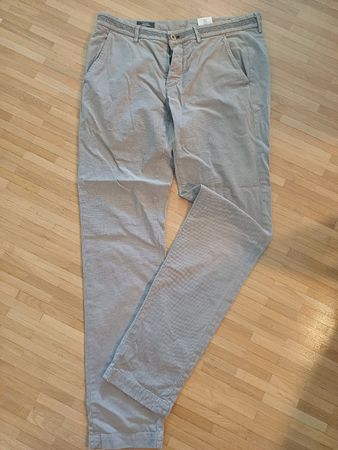 Chinos