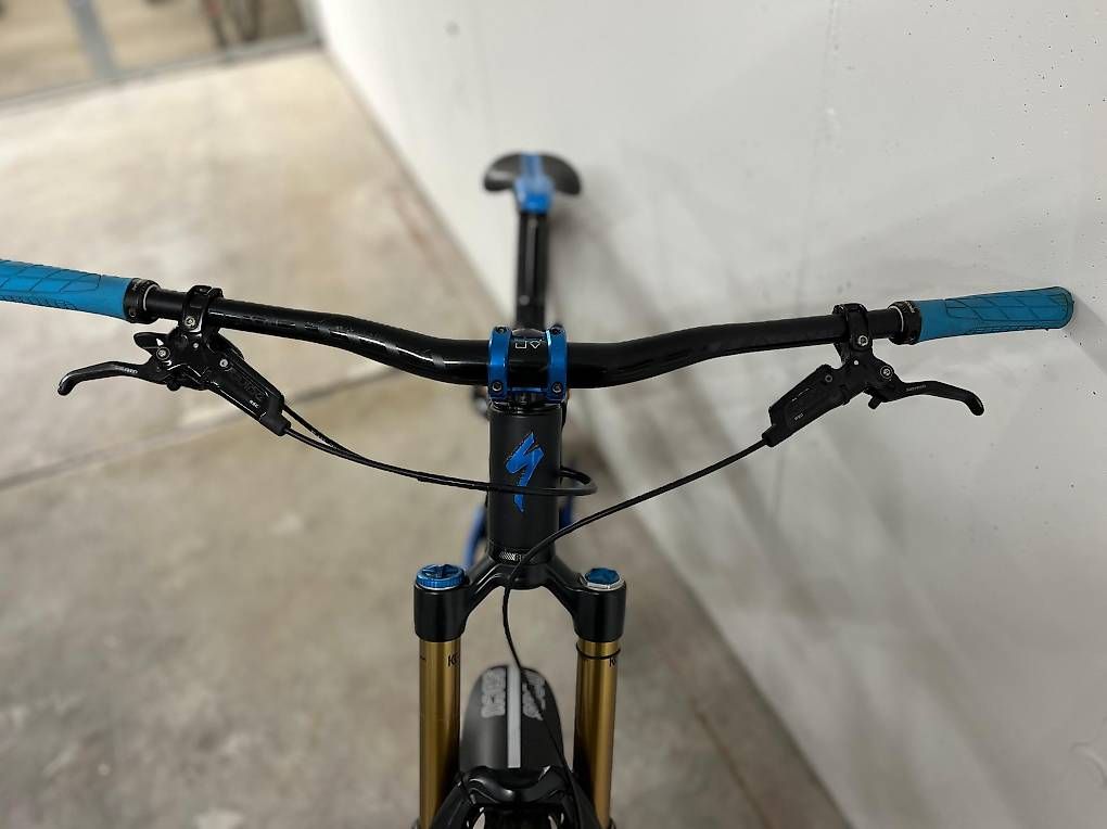 Specialized Biciclette: DH MTB Specialized Demo 8 l - Customaufbau – Usato da Döttingen venduto da Chjipsi 4