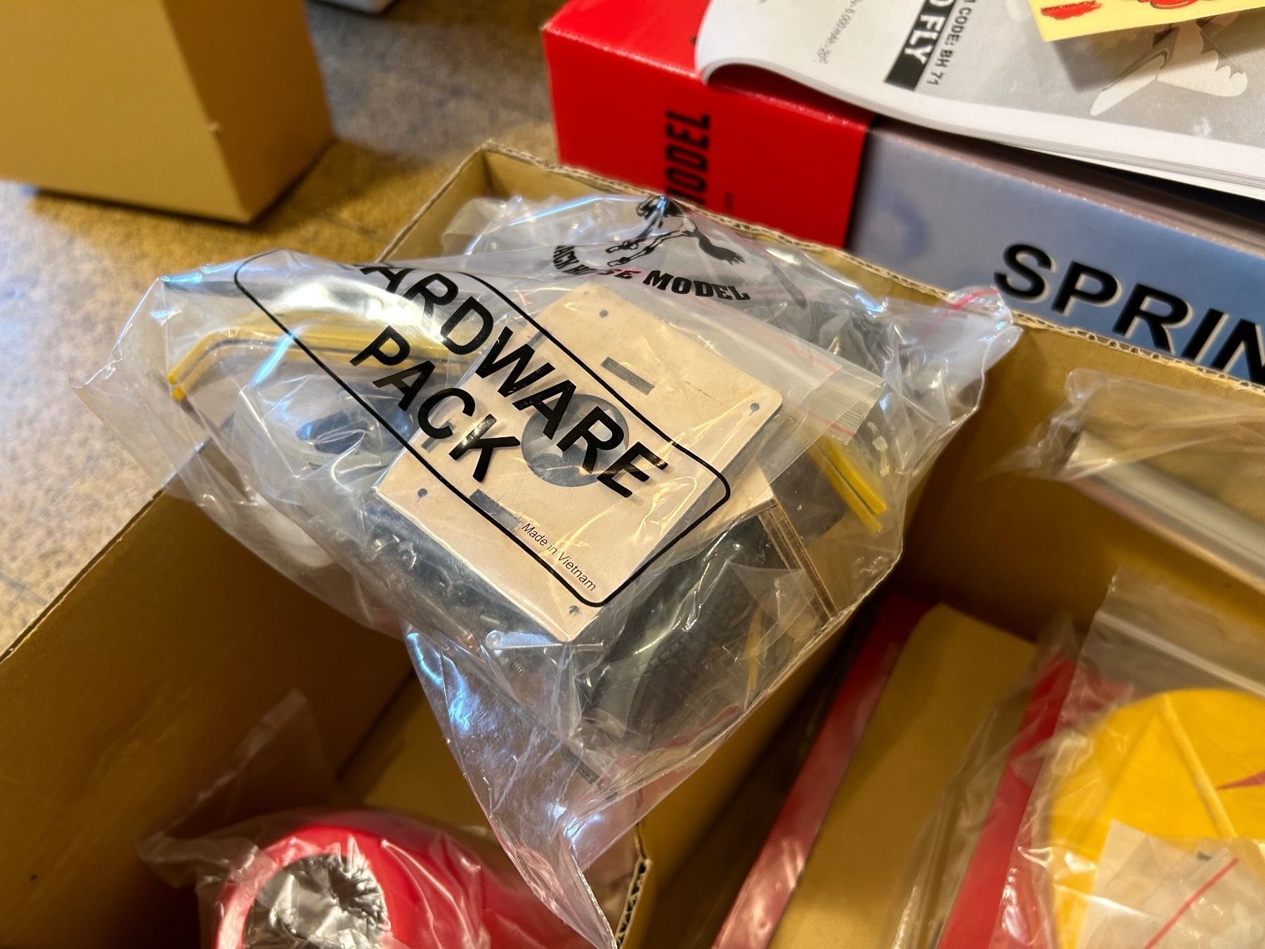 RC Modellbau: Avion RC Black Horse Model Sprinter – Gebraucht aus Geneve von  7