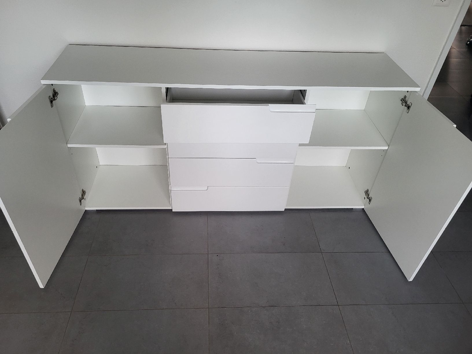Commodes: modernes Sideboard/Kommode weiss – D'occasion à Nottwil par amb2206 1