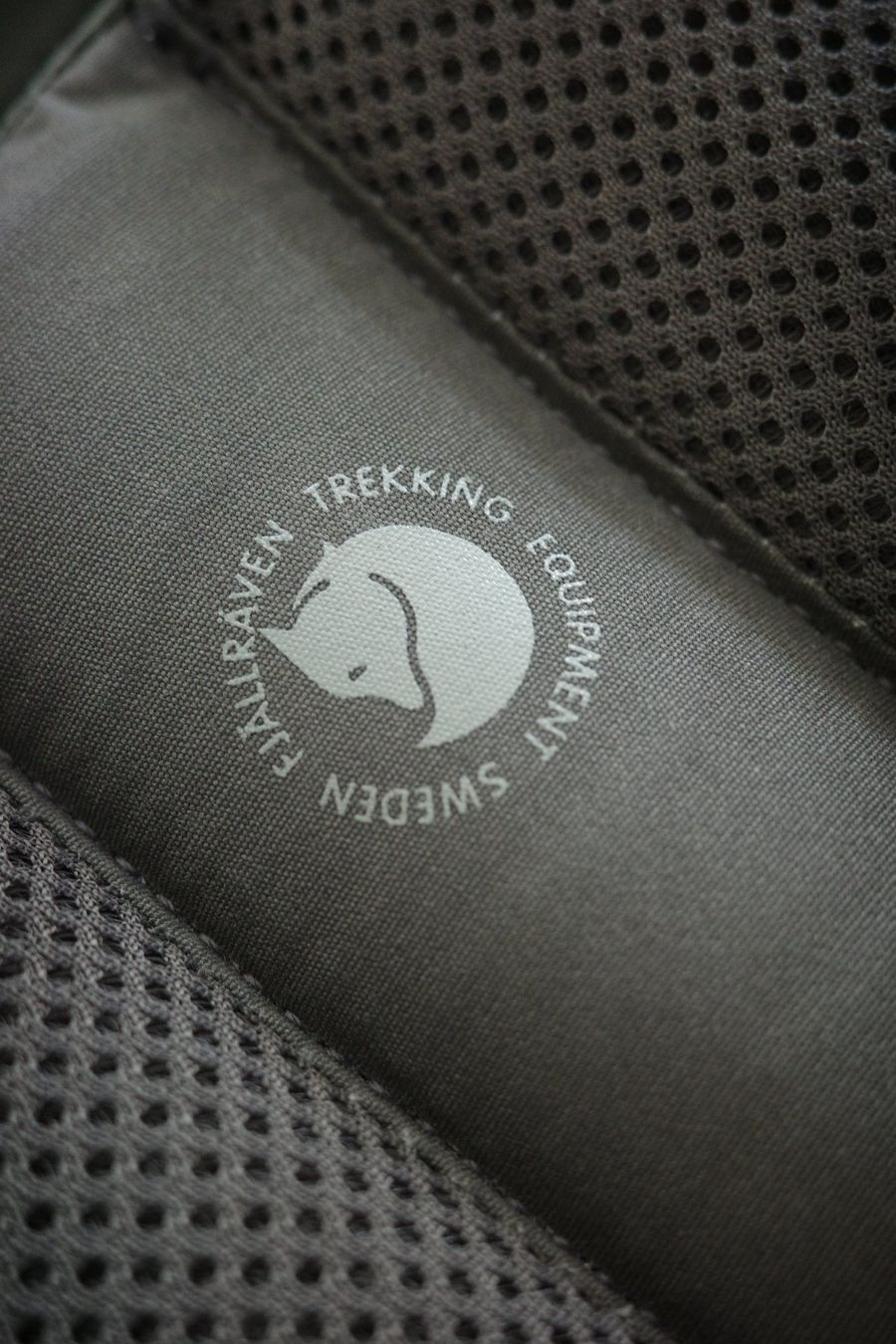 Fjällräven Zaini: Rucksack Fjällräven Singi 48 - Farbe Grau – Usato da Liebefeld venduto da Rhyolite 8
