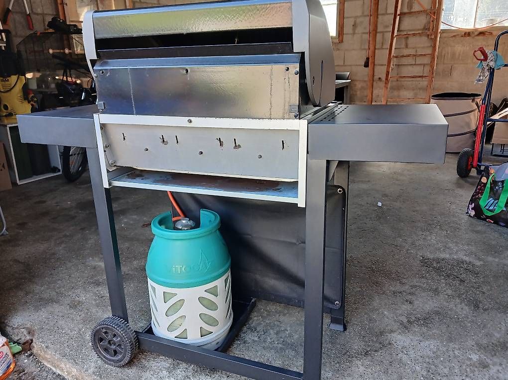 Griglie: Gasgrill zu verkaufen  – Usato da Süderen venduto da Luethi1990 2