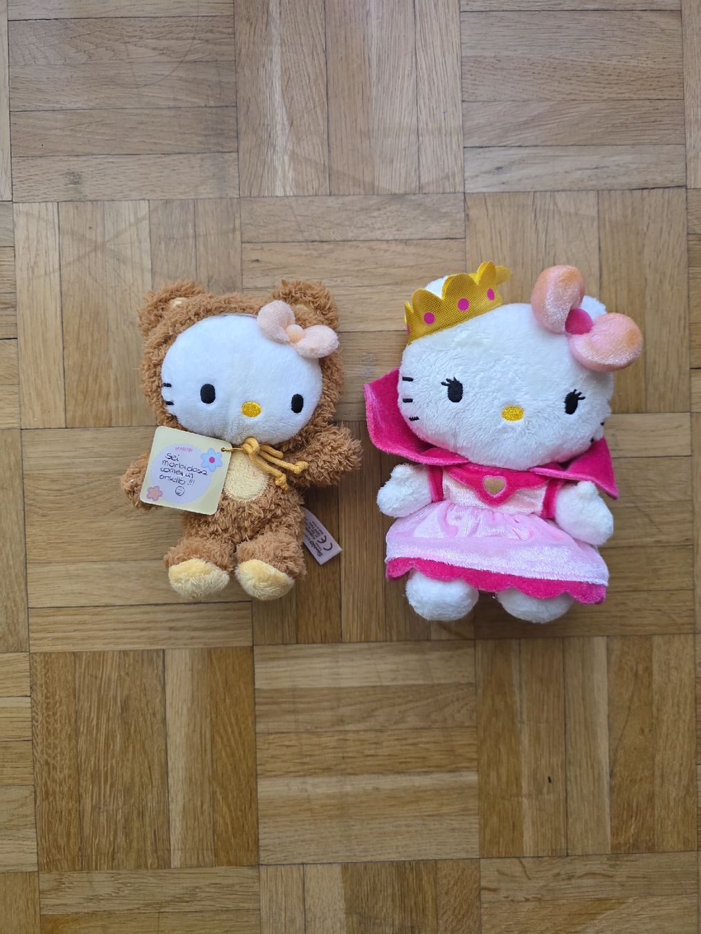 Hello Kitty Giocattoli: 2 Hello Kitty – Usato da Bellinzona venduto da Qwer_h7j7