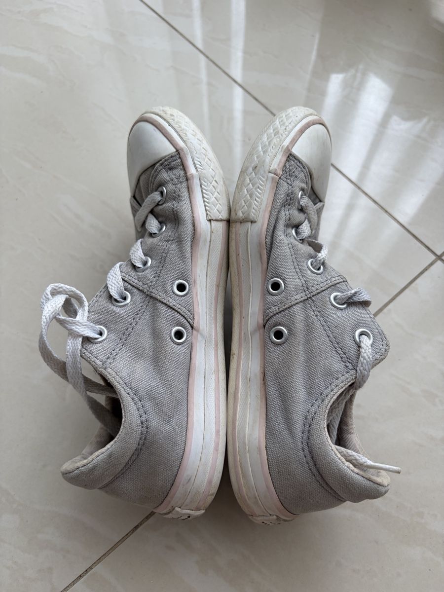 Converse Scarpe per ragazze: Converse Chuck Taylor All Star Grau Gr.33.5 – Usato da Reinach BL venduto da ali_qls5 1