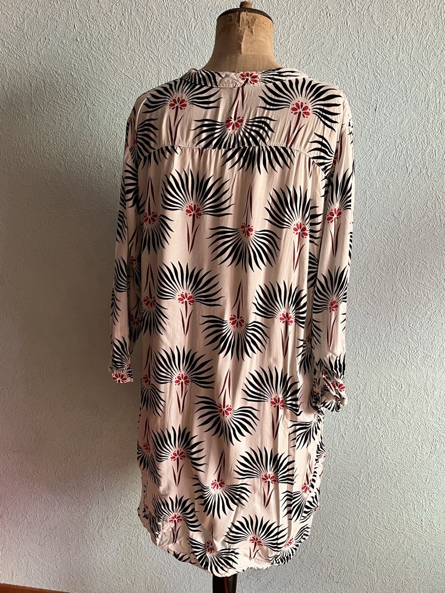 Robes: Robe POME THONG imprimée taille M état neuf – D'occasion à Genève par ct_fqr8 1