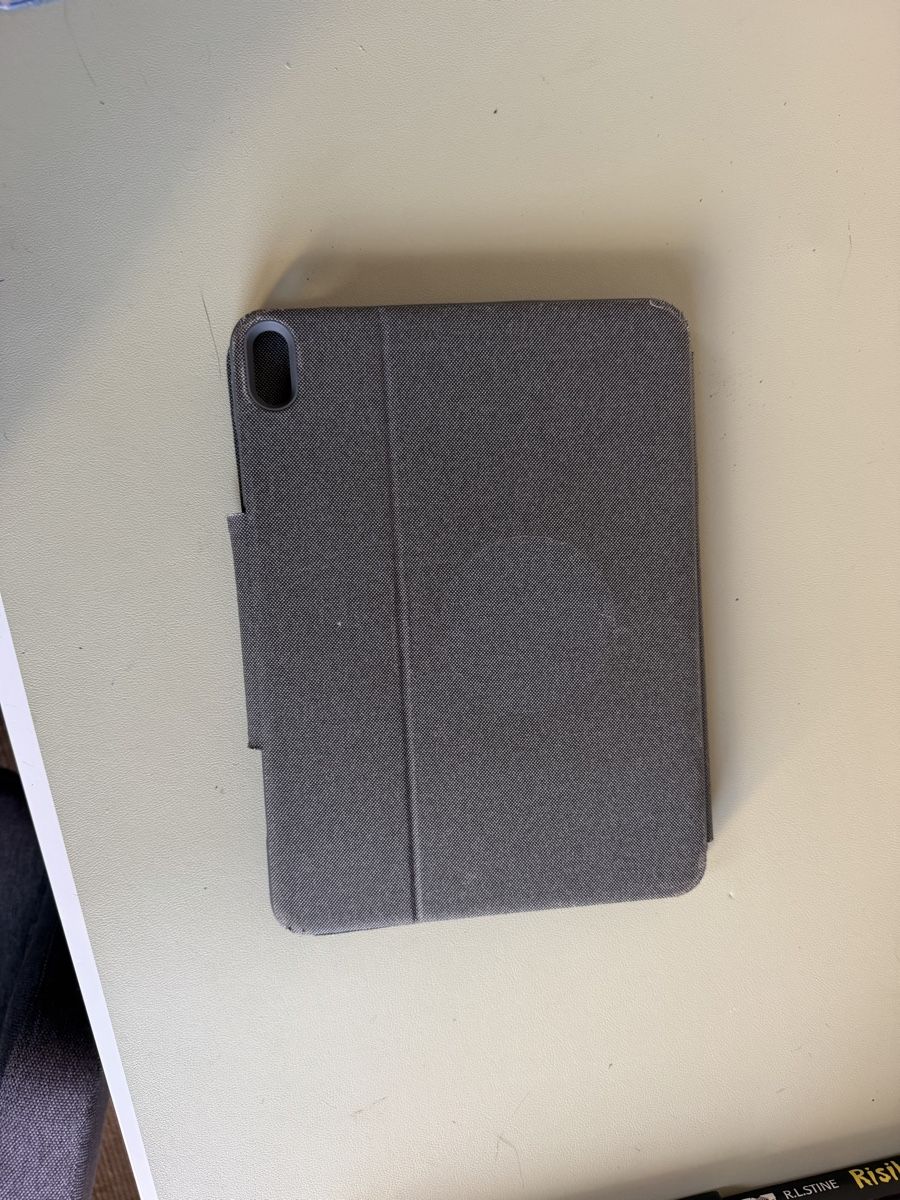 Apple Covers & Borse: Logitech Folio touch Ipad Air Hülle – Usato da Buch am Irchel venduto da NicLep 4
