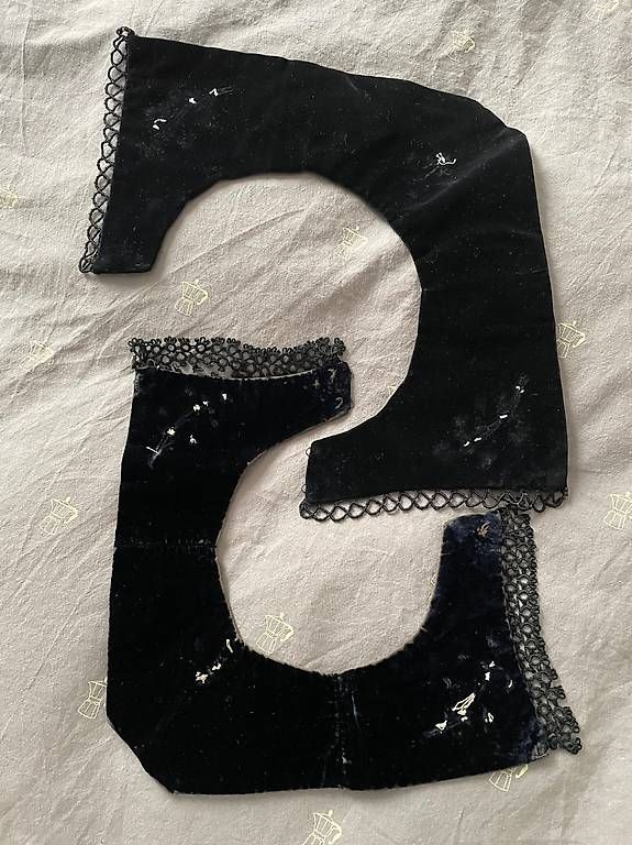 Costumi: Vintage Trachtenzubehör  – Usato da Thun venduto da kat_7wvb 1
