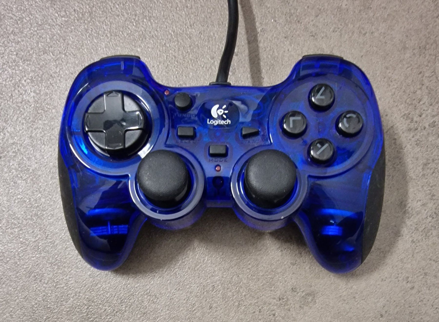 Logitech Controller: Logitech PS2 Controller - schnelle Lieferung! – Gebraucht aus Pratteln von  2