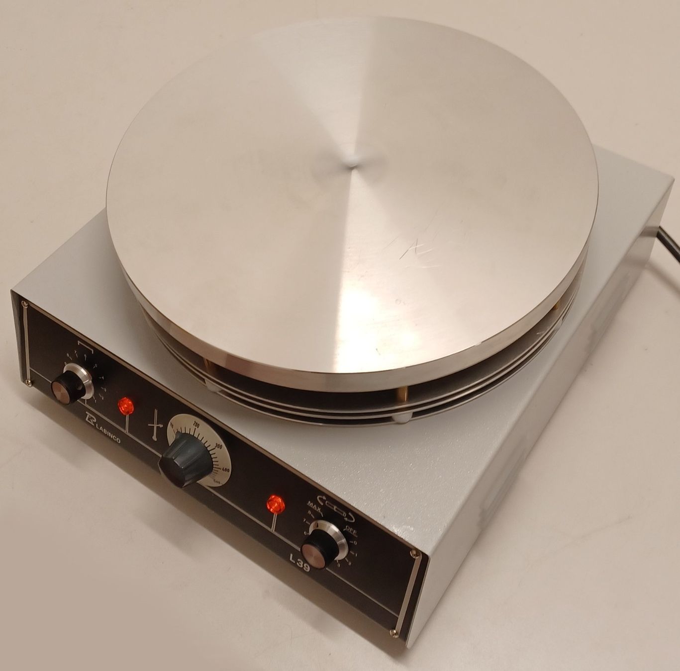 Accessori da laboratorio: Labinco BV Model L 39 Heavy duty stirrer/heater – Usato da Niederdorf venduto da LeptonAG_Labor