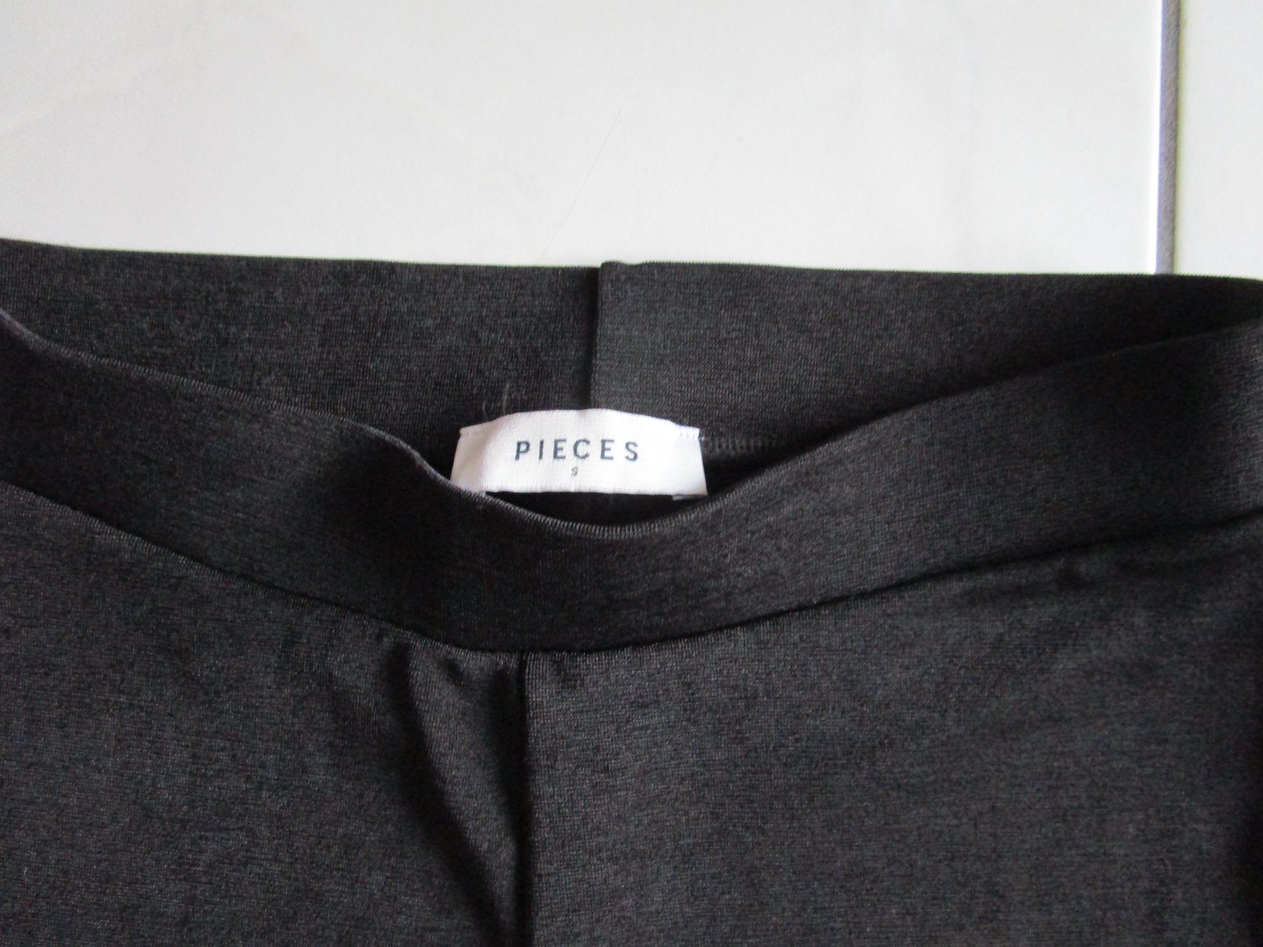Pieces Pantalons: Hose Gr. S Pieces, stretchig – D'occasion à Volketswil par Megaissimo 1