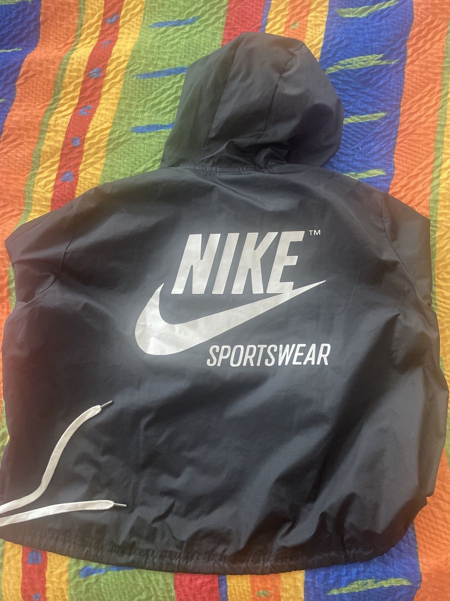 Nike Jacken: Nike Windrunner Jacke, Schwarz, Top Zustand, Grösse M – Neu (gemäss Beschreibung) aus Wil SG von Wanessamoccia17 1