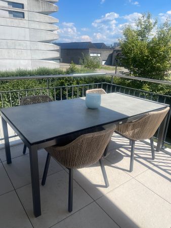 Stern Gartentisch 200 × 100 cm mit 4 Design-Stühlen – NP CHF