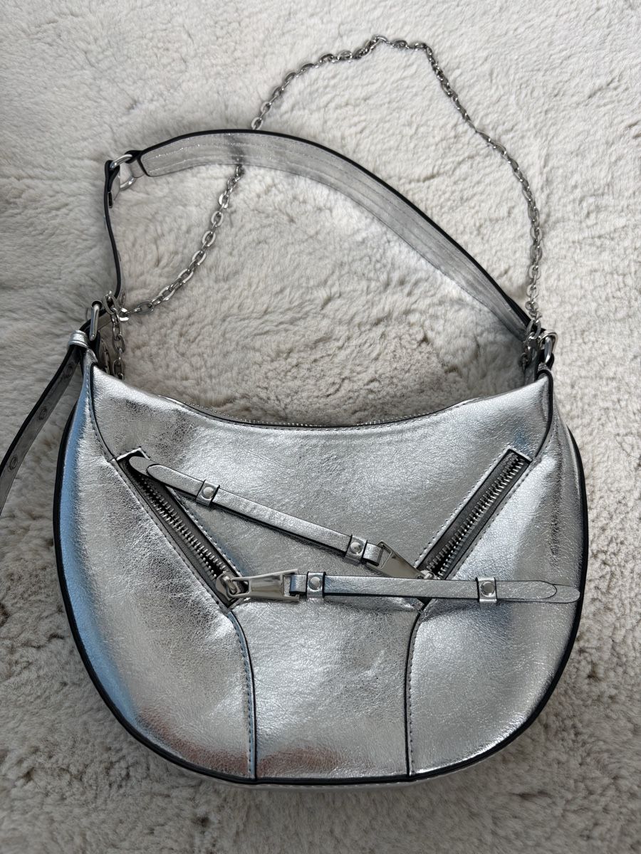 Taschen für Damen: Trendige Tasche in Silber – Neu (gemäss Beschreibung) aus Steinmaur von aly_mhs6