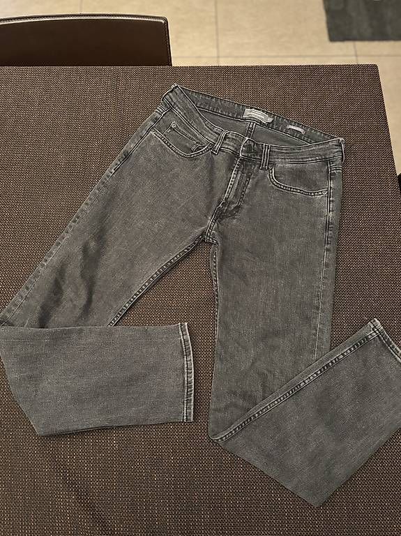 Jeans: jeans  – D'occasion à Carabbia par fab_6y2g