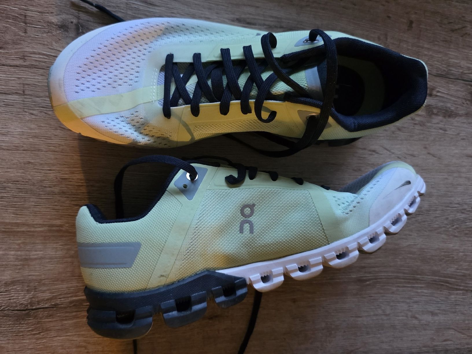 On Scarpe da donna: ON Schuhe – Usato da Visp venduto da san_d7s8