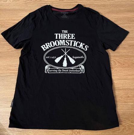 Schwarzes Shirt von Elbenwald / Harry Potter / 3 Broomsticks