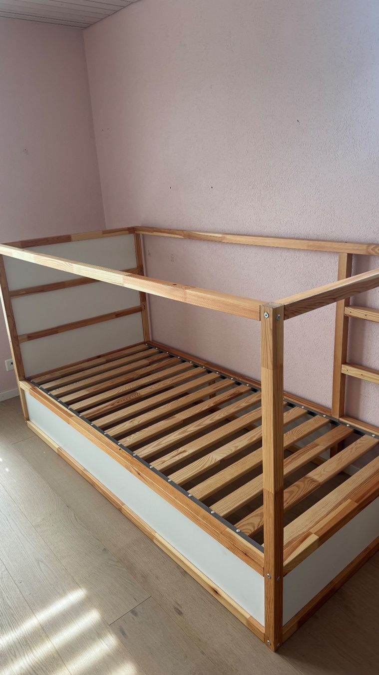 Lits: Kinderbett Ikea Kura – D'occasion à Tägerig par Henri73