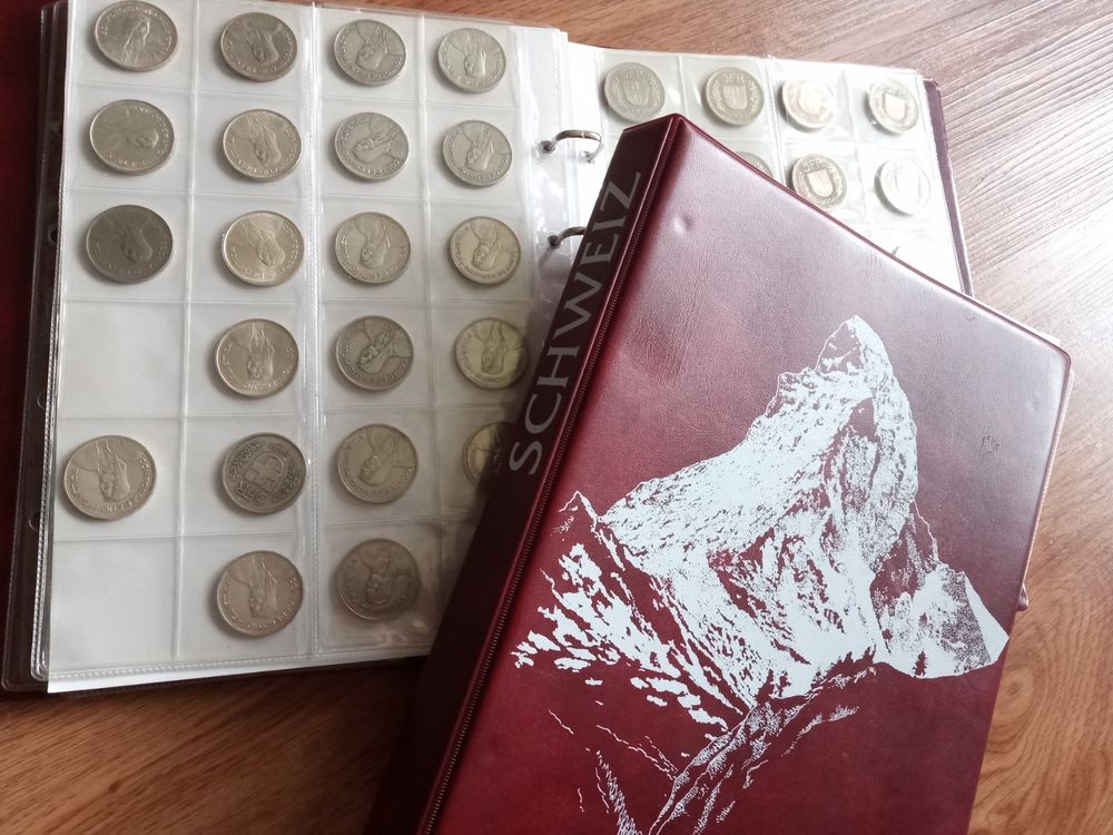 Münzsammelalbum Mit 480 Taschen – 20 Seiten, Kunstleder, Inkl. 5 Silber-Reinigungstücher, Für Münzen & Sammelstücke