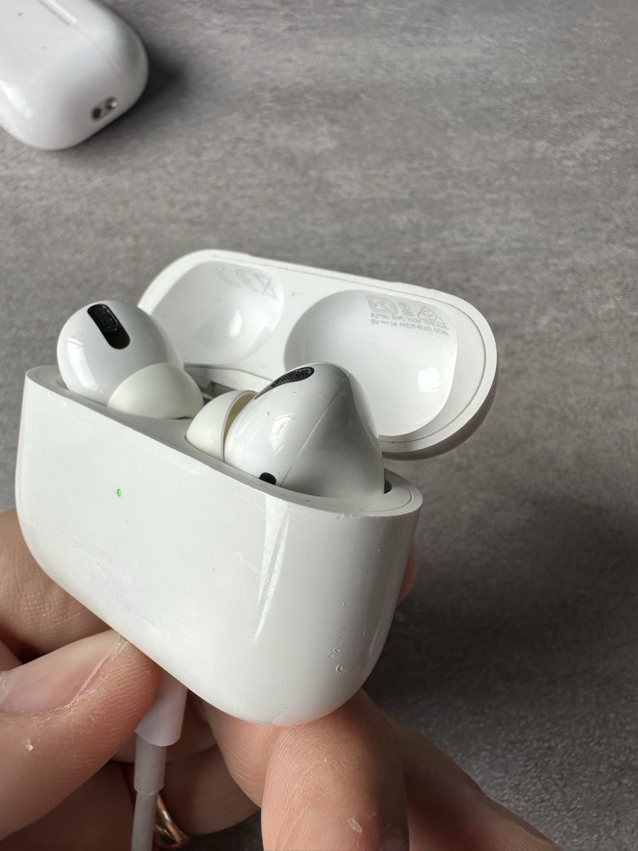 Apple Cuffie: AirPods Pro Original – Usato da Le Lignon venduto da fab_w9jj 2