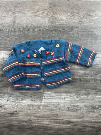 Strickjacke bunt Blumenapplikationen gr134