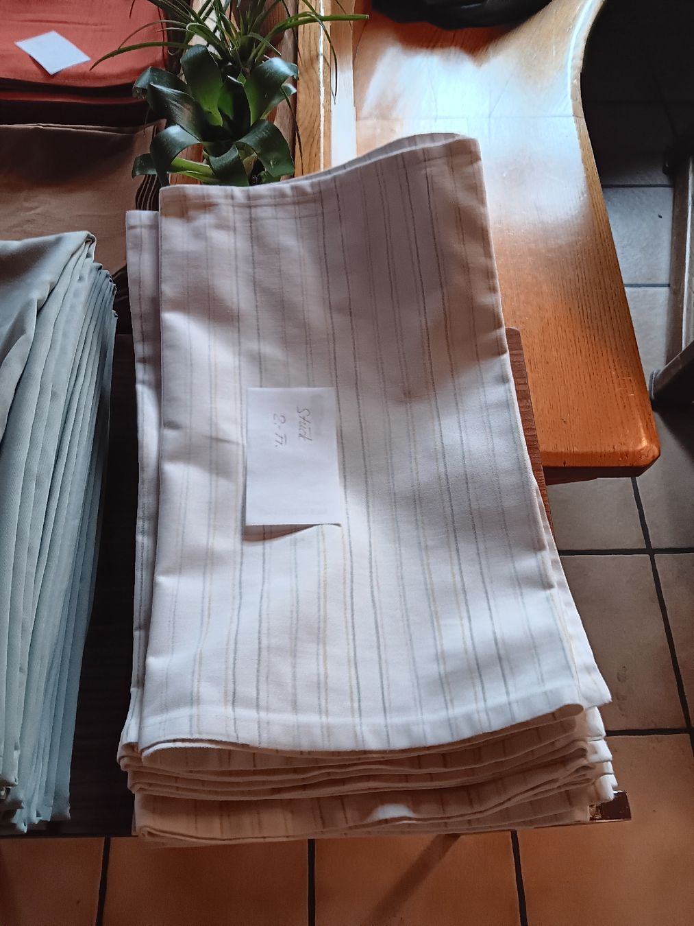 Altra biancheria da tavola: Tischwäsche div. – Usato da Zeglingen venduto da Dischma0 5