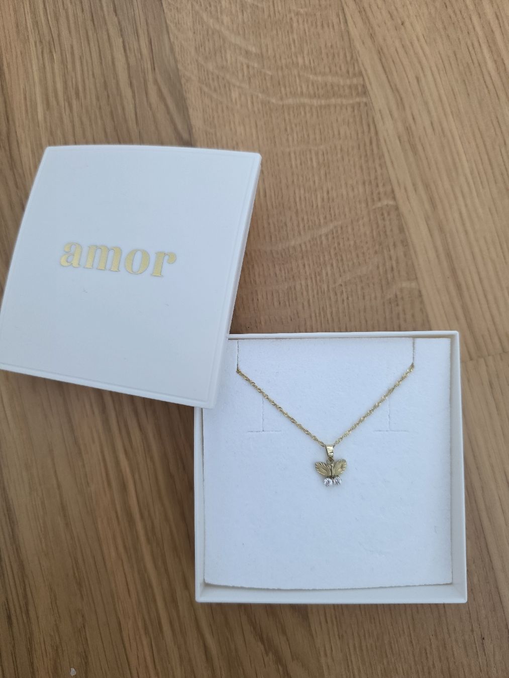 Amor Catenine: Goldkette mit Schmetterlinganhänger – Usato da Solothurn venduto da leo_8kdh