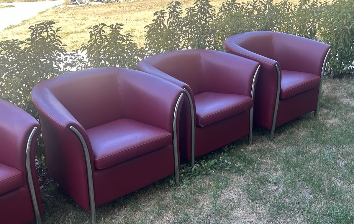 Poltrone: Lots de 5 fauteuils en cuir rouge marque guiliomarelli – Usato da Crissier venduto da C.cantatore 1