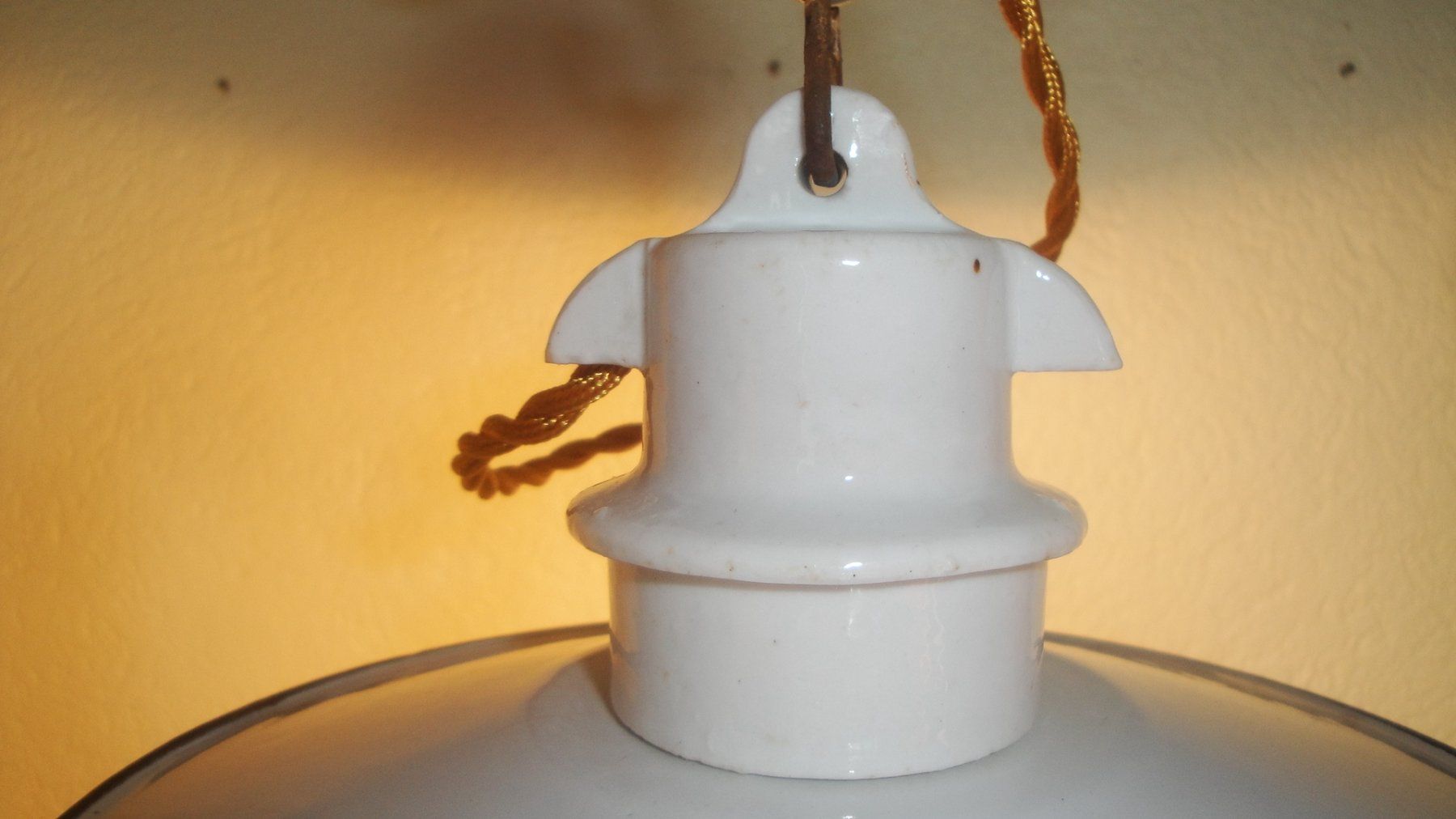 Lampadari & plafoniere: Kellerlampe mit Emaillierter Lampenschirm – Usato da Zürich venduto da Paykan 1