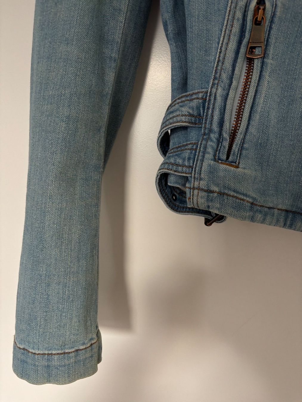 Burberry Jacken: BURBERRY  eelastische Bikerjacke 34, hellblau – Gebraucht aus Herrliberg von mayfi 3