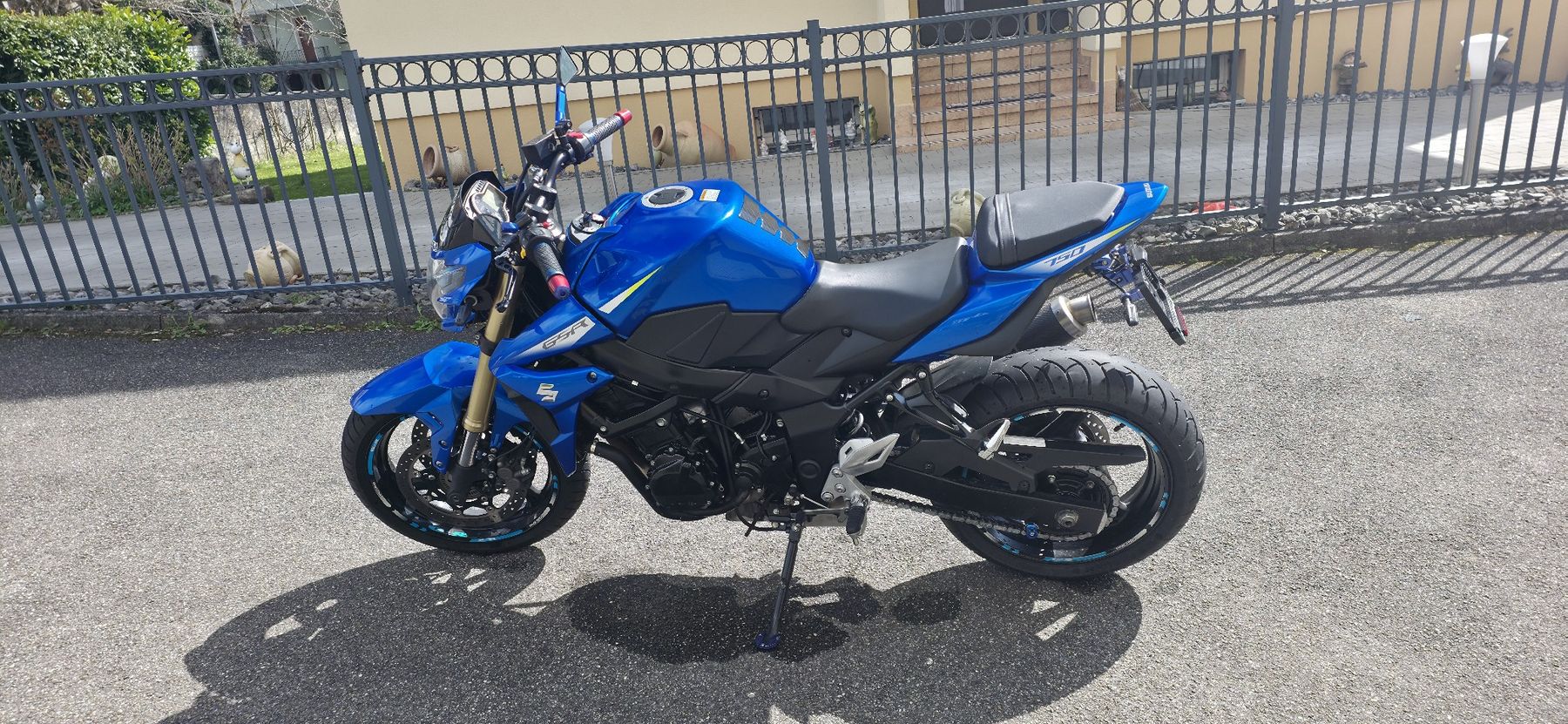 Suzuki Strasse: Suzuki GSR750 – Gebraucht aus Grenchen von Gregor.49 3
