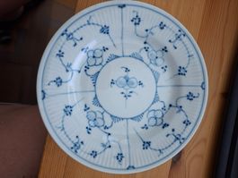 5 antike Rauenstein Teller – Strohblumenmuster gerippt