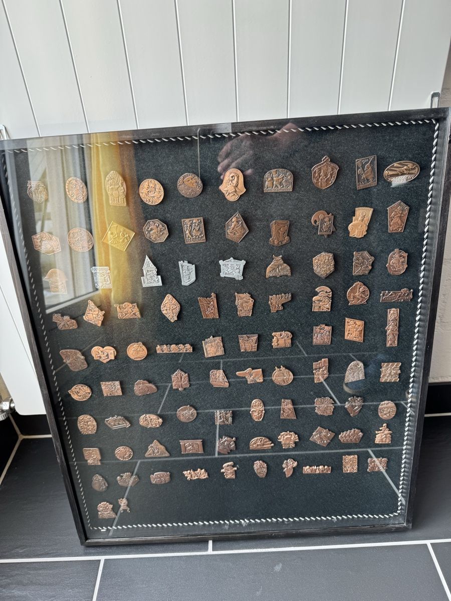 Basler Plaketten & Abzeichen: Basler Fasnachtsplaketten Sammlung – Gebraucht aus Maisprach von 4464 4