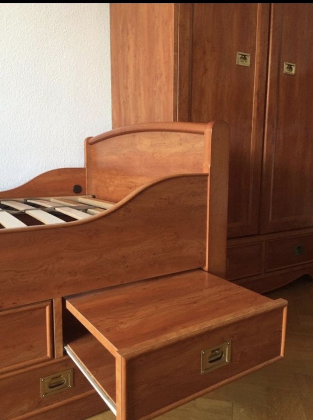Letti: Bett mit viel Stauraum/Schubladen – Usato da Bern venduto da tillier6 4