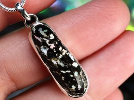 AURORA FERA Silberanhänger mit mexikanischem Leoparden Opal