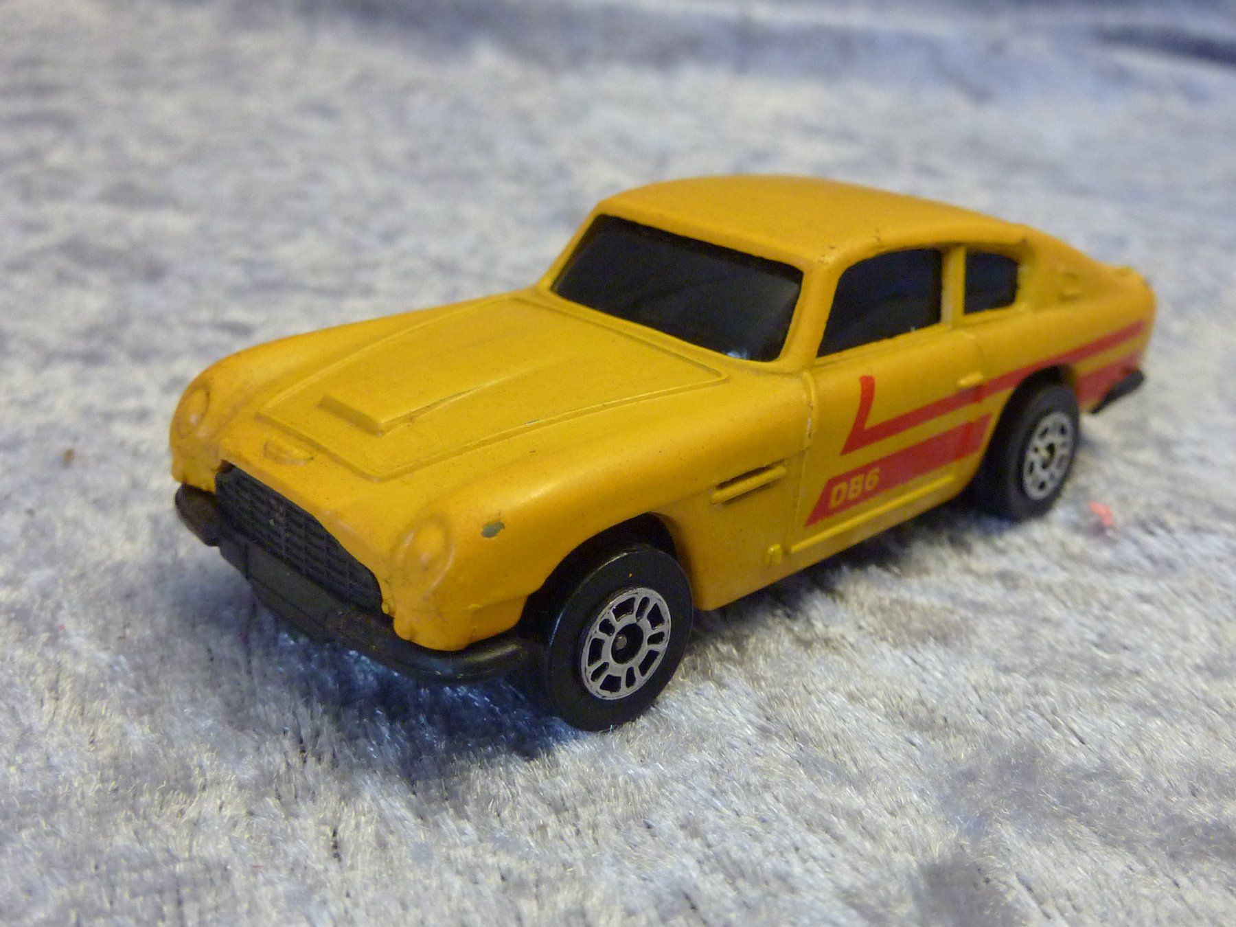 Aston Martin Modellini d'auto: Aston Martin DB6 1:64 – Usato da Dürrenäsch venduto da Cobra1ch