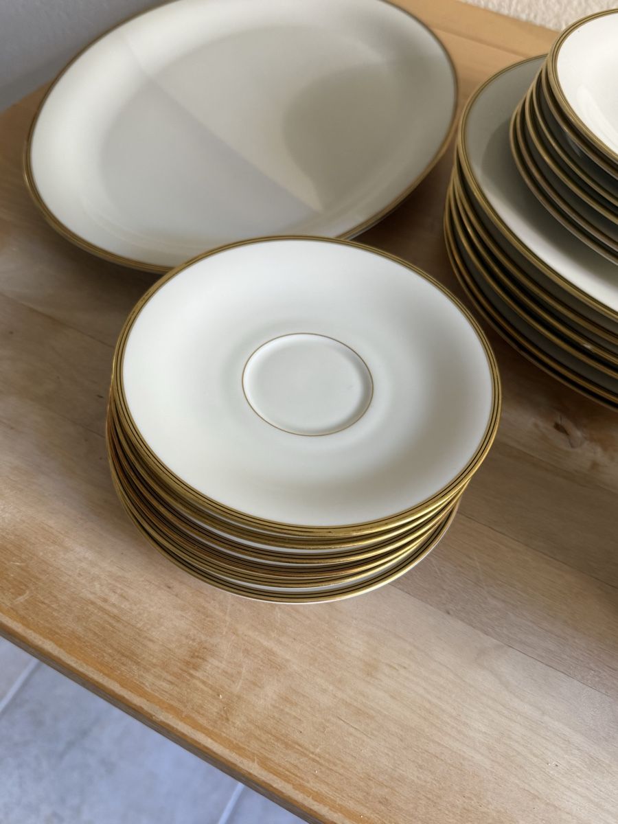 Set di piatti: Geschirrset – Usato da Zürich venduto da alyssum99 2