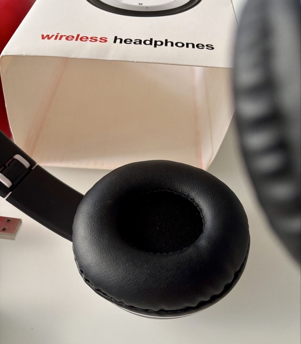 Cuffie: P47 Over Ear Wireless Bluetooth Headphones – Usato da Bülach venduto da Cspadanuda 3