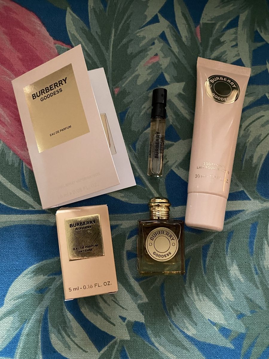 Burberry Altro per la cura del corpo: Trio Burberry Goddess – Nuovo e nell'imballaggio originale da Bouveret venduto da wes_7zll