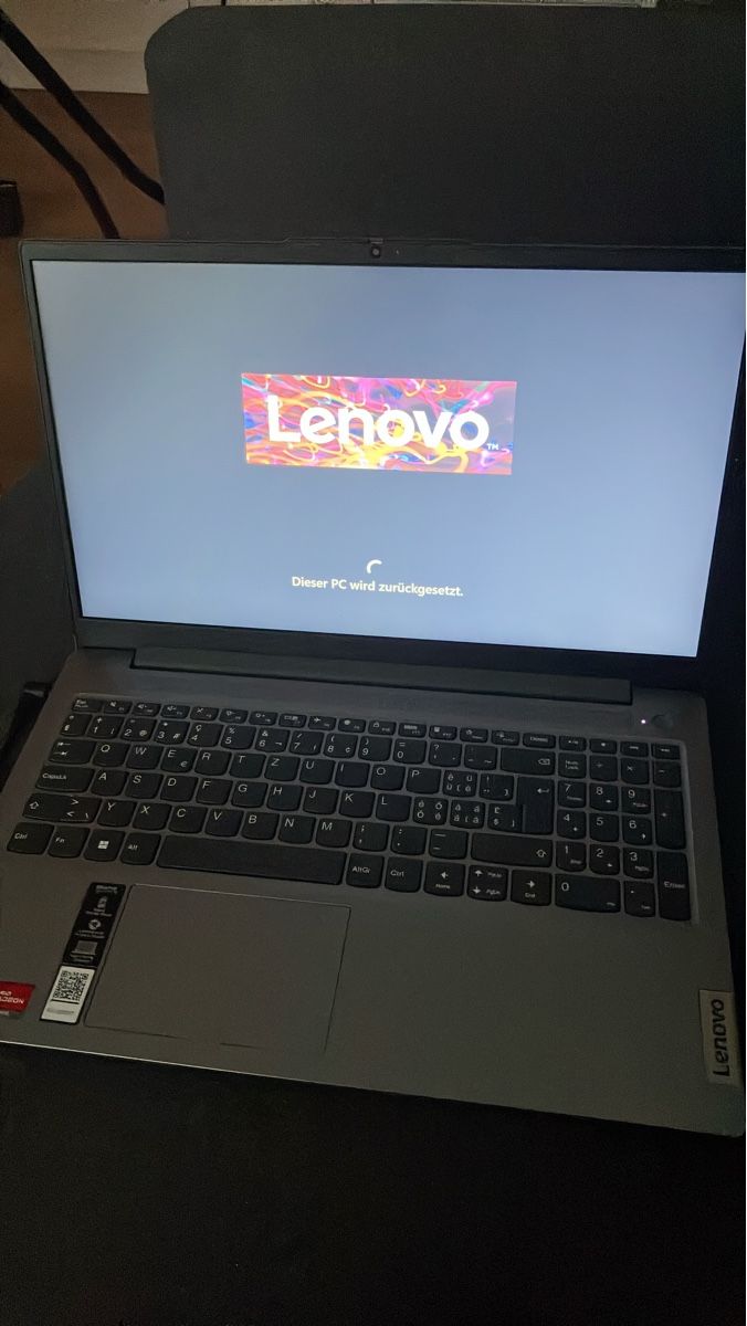 Lenovo Notebook: Lenovo Notebook, gebrauchter Zustand – Nuovo (secondo la descrizione) da Emmen venduto da jac_79lx