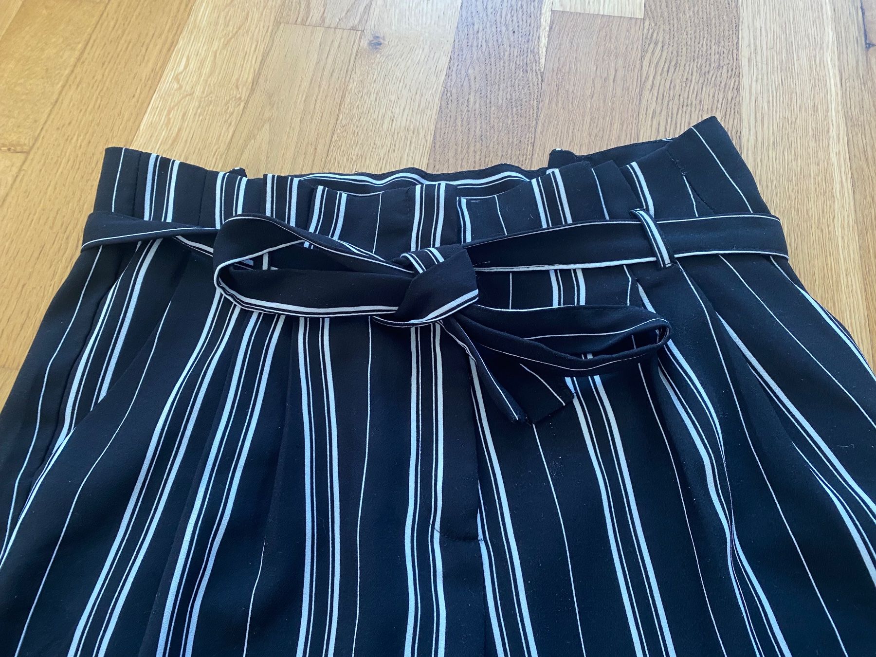 Pantaloni: Stoffhose gestreift Damen – Usato da Riedholz venduto da emm_22qn 1