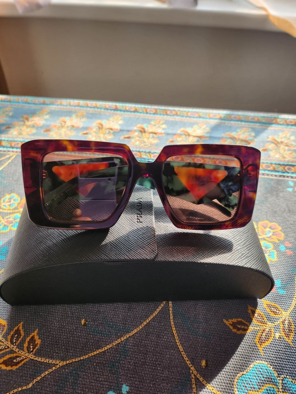 Prada Occhiali & Lenti: "Prada" Sonnenbrillen. – Usato da Dietikon venduto da Oxana01 2