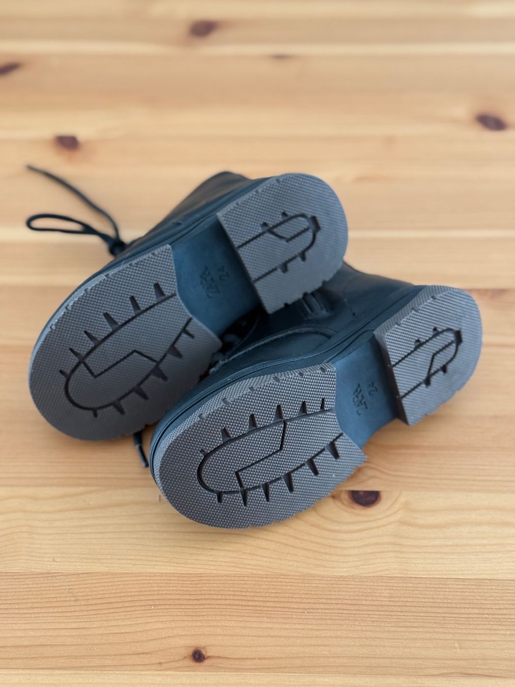 Zara Scarpe per ragazzi: ZARA Schuhe/Stiefelette Gr 24 – Nuovo (secondo la descrizione) da Richterswil venduto da Eunoia85 3