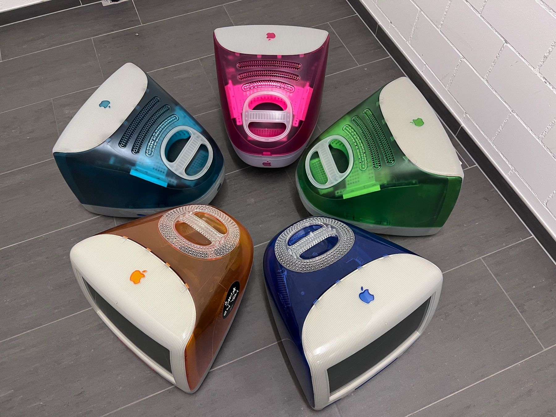 Apple PCs: iMac Serie - 5 colors – Gebraucht aus Steckborn von rboelsterli 1