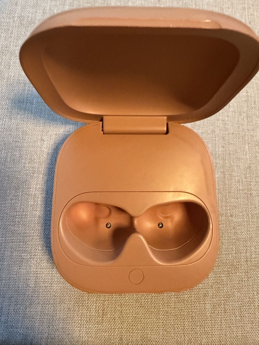Covers & Schutzfolien: Beats Fit Pro x Kim Kardashian Case – Gebraucht aus Zürich von thatisnotmyname 2