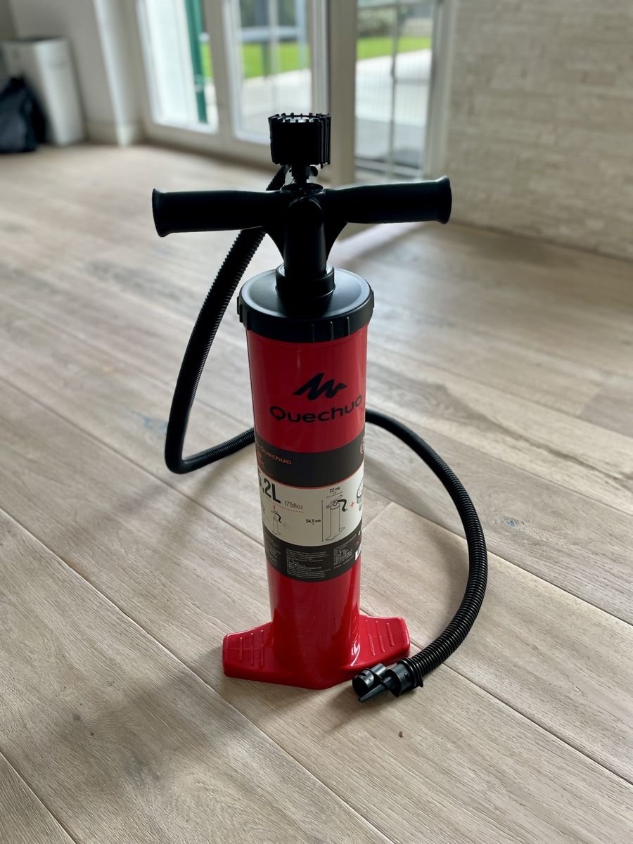 Decathlon Laborzubehör: QUECHUA Handpumpe 5.2L – Neu (gemäss Beschreibung) aus Schneisingen von eszterszijarto