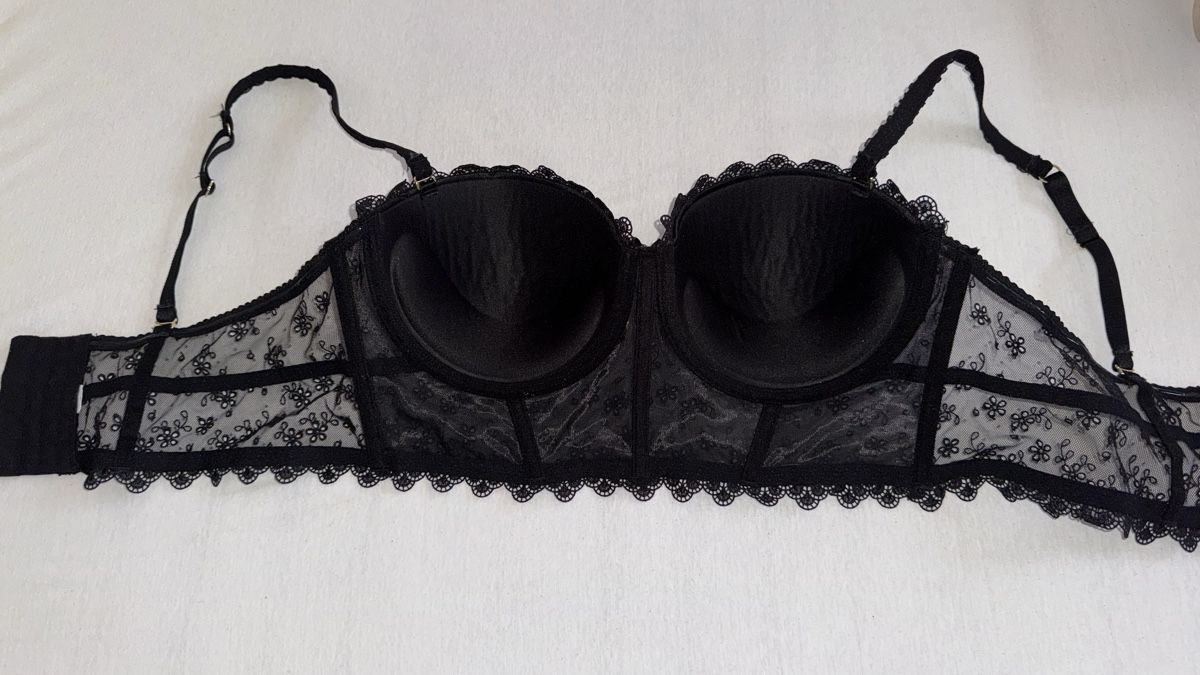 Tezenis Altra biancheria intima: BH/ Bustier schwarz, 80D – Usato da Gümligen venduto da morticiaaddams 1